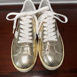 NWOB, STUART WEITZMAN, WOMENS METALLIC GOLD, SKATER SNEAKERS   Size: 9.5M